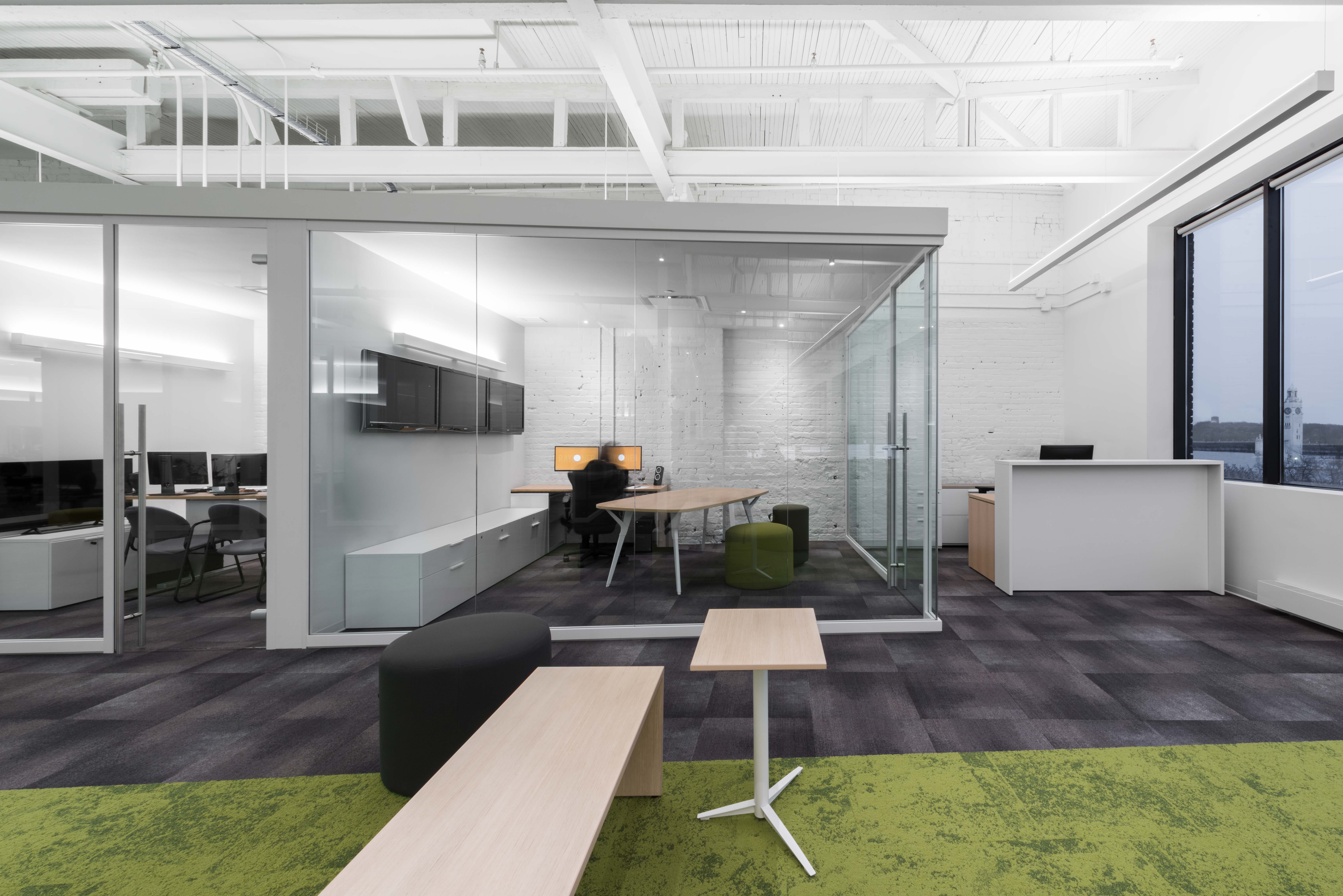TV 5 office in Montreal showing clear glass demountable walls
